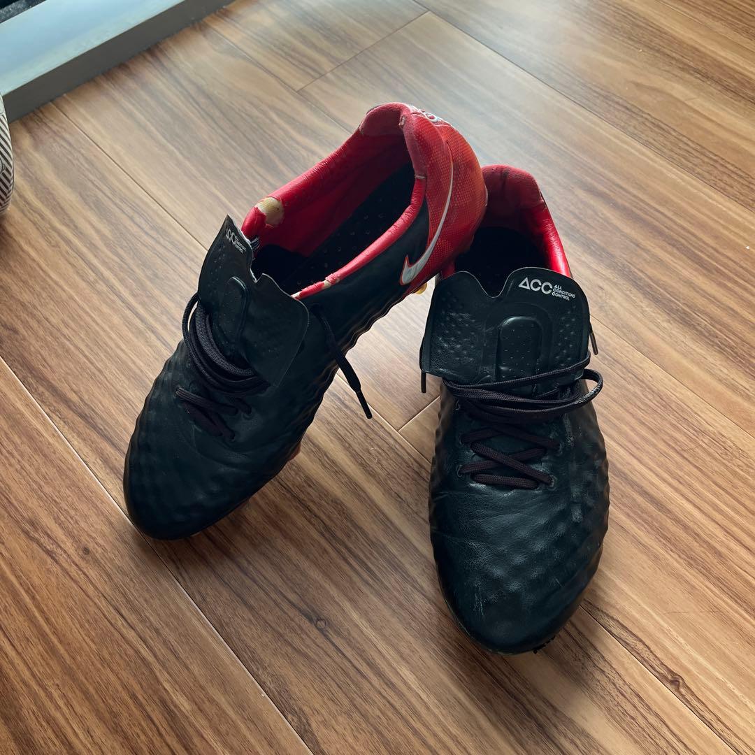 Nike サッカーシューズ マジスタSG ブラック/レッド