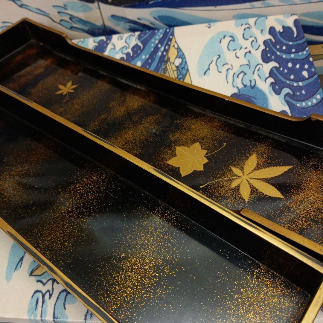 江戸時代中期頃本金蒔絵黒漆塗内梨地木製４０センチサイズ湾曲大名公家歌人時代短冊箱