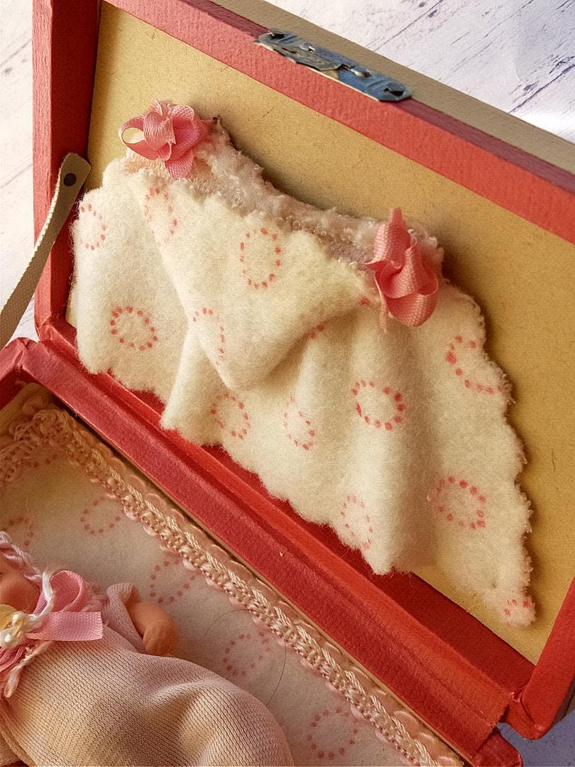 ★旅するベビーさん　ドイツ生まれのアンティーク　小さいビスクドール　ヘルトヴィヒ