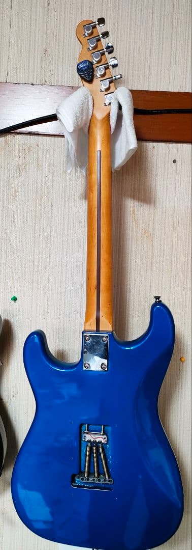 カッコいいストラト.テレキャスヘッド。