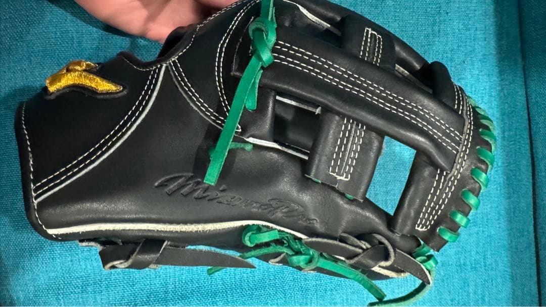 軟式用グローブミズノプロ　広島菊池モデル　紐カスタム