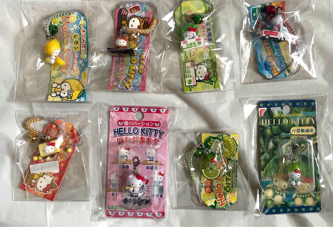 ハローキティー　ご当地キティー　根付け　チャーム　希少品　38個　まとめ売り