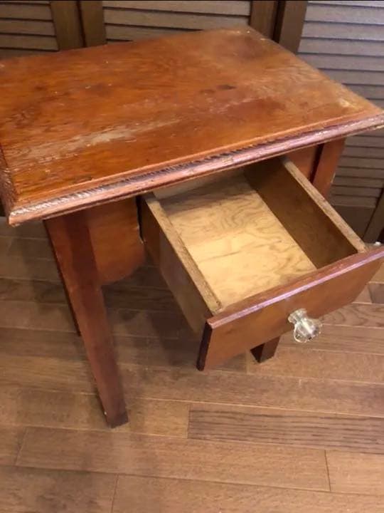 アンティーク　サイドテーブル