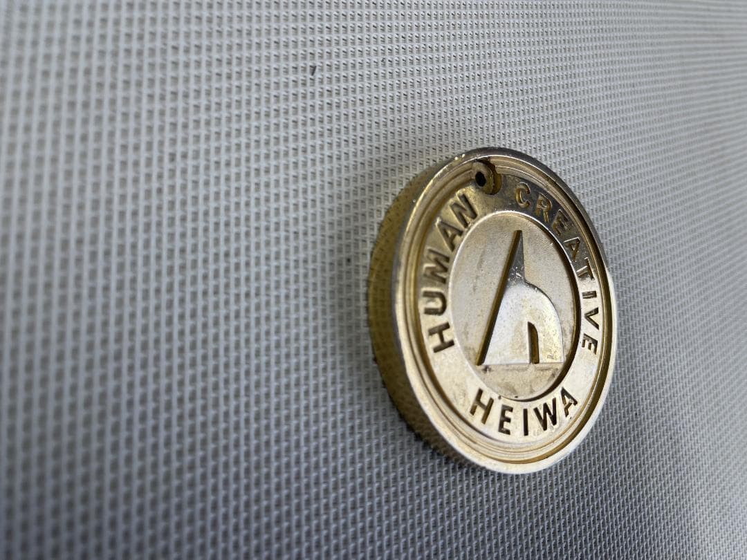 【希少品】パチスロメーカー　HEIWA　金メダル　約174ｇ　約7ｃｍ×7ｃｍ