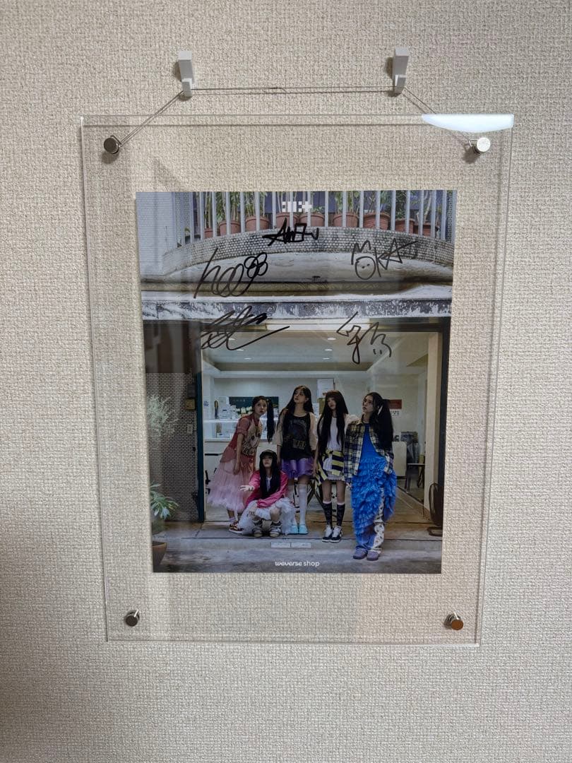 illit 大判サイズ　直筆サイン