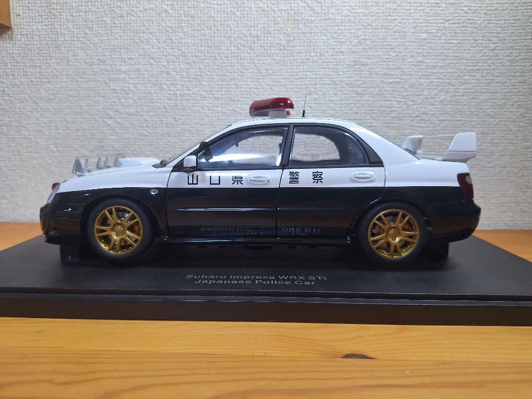 土曜日正午まで出品1/18 AUTOart SUBARU WRX STiパトカー