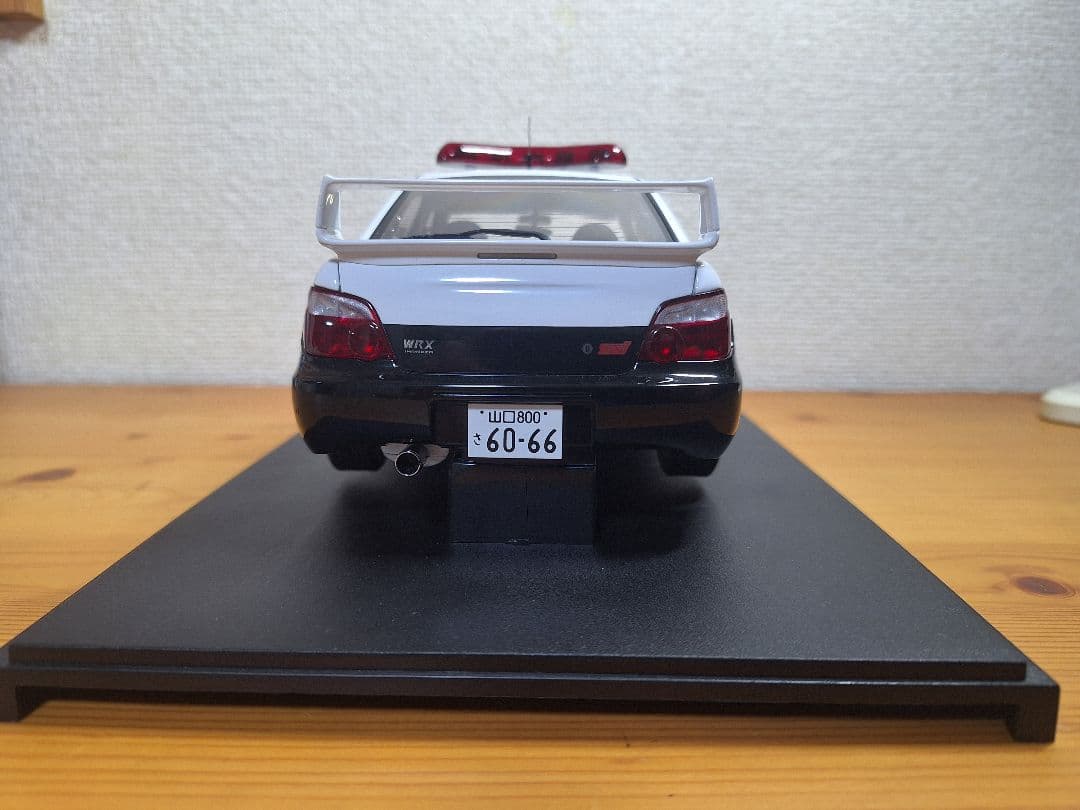 土曜日正午まで出品1/18 AUTOart SUBARU WRX STiパトカー