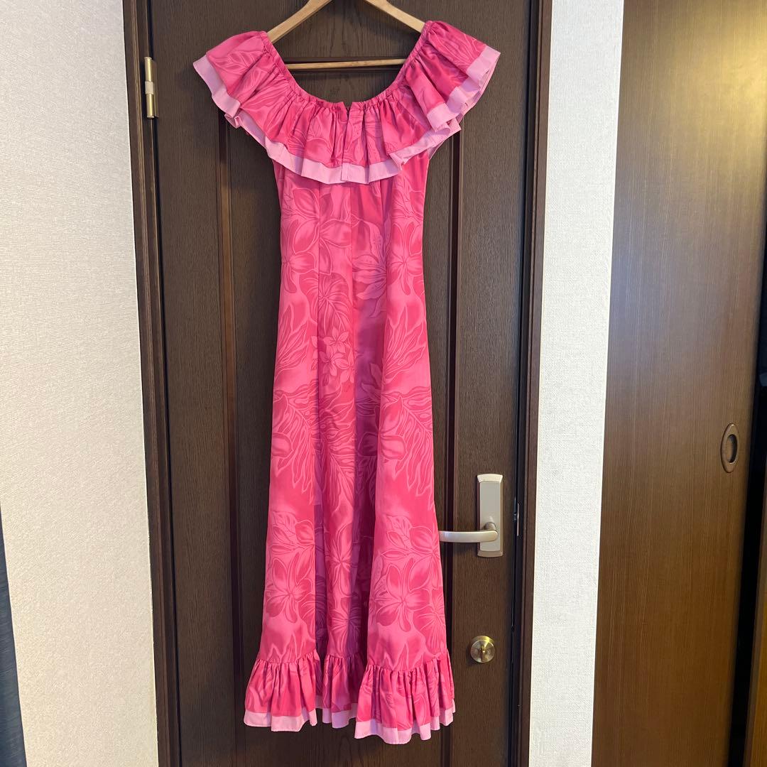 【超美品 一度着用のみ】ピンク フリル付き ムームードレス 上品 ハワイメイド