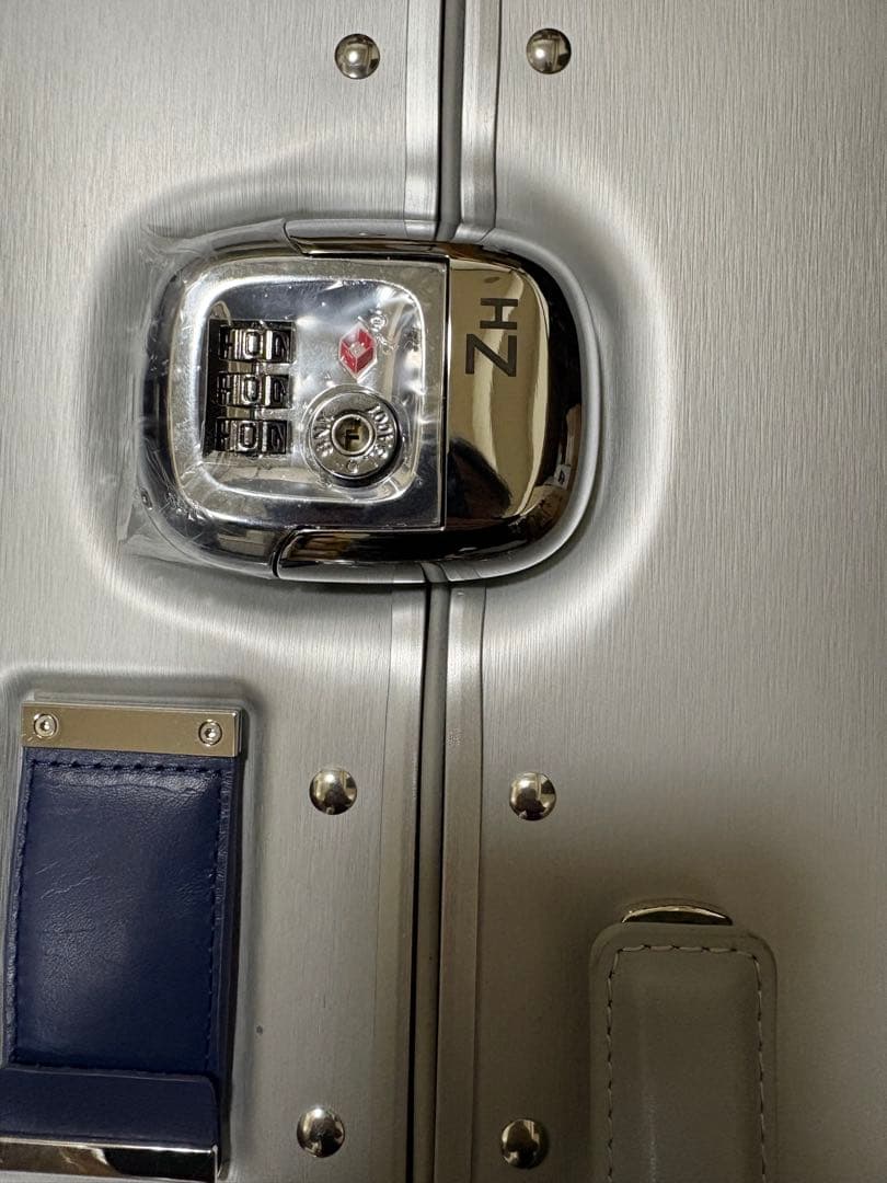 ち*ん様 ゼロハリバートン アルミニウム PURSUIT 57L 預け入れ手荷物