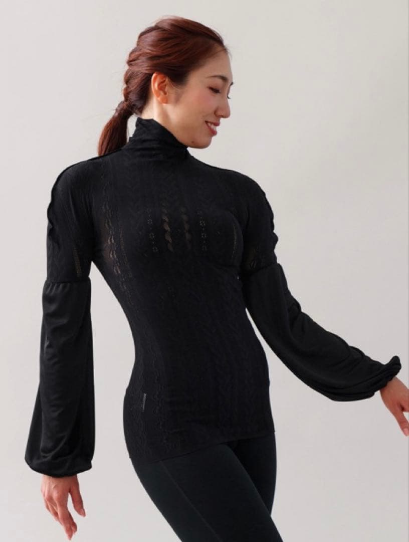 チャコット　ノーソーイングニット　ドレープスリーブハイネックトップ　ブラック　④