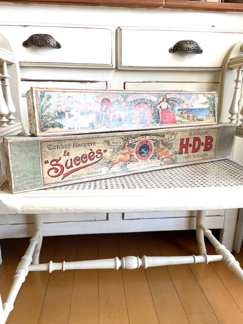 ♡ 希少　ベルギーアンティーク　コルセットボックス① ミューズ　ヴィクトリアン