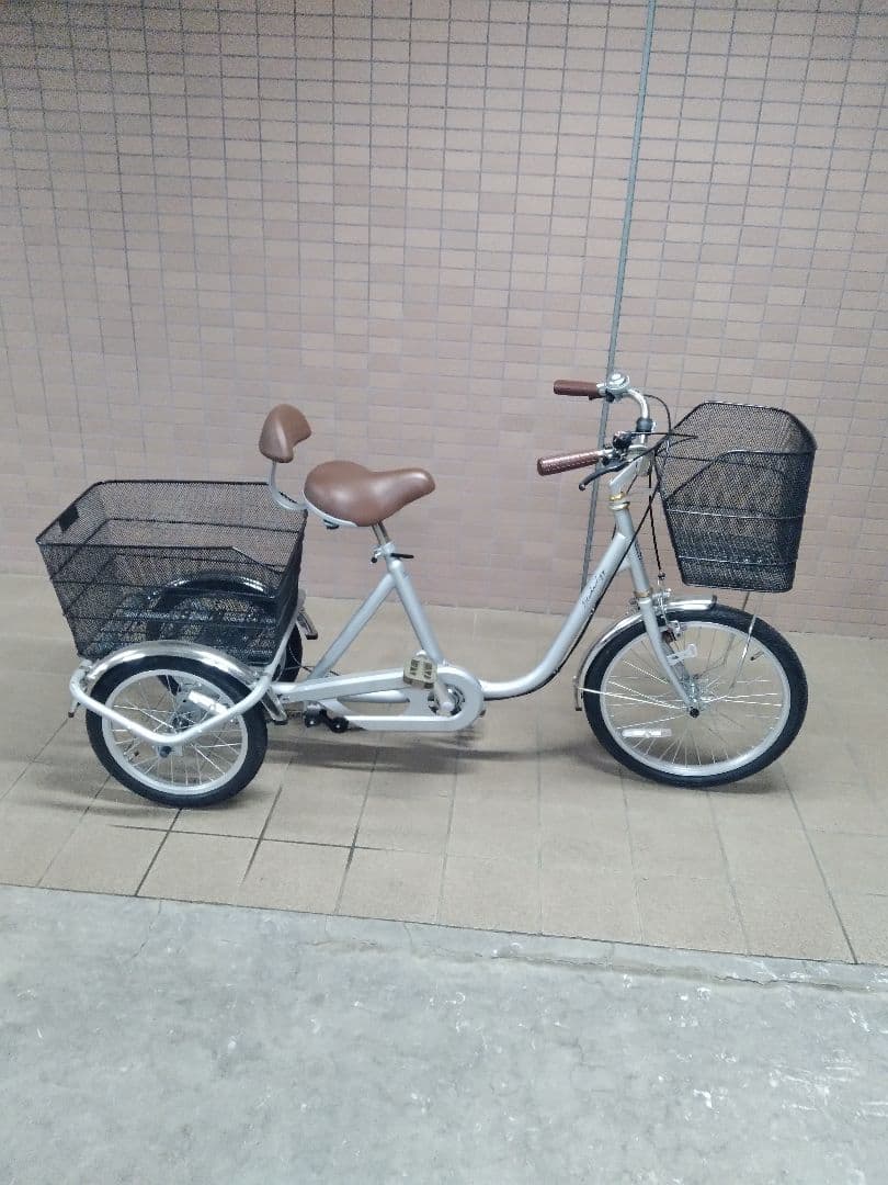 送料無料相談可！21Technology製！大人用三輪車！三輪自転車！美品！