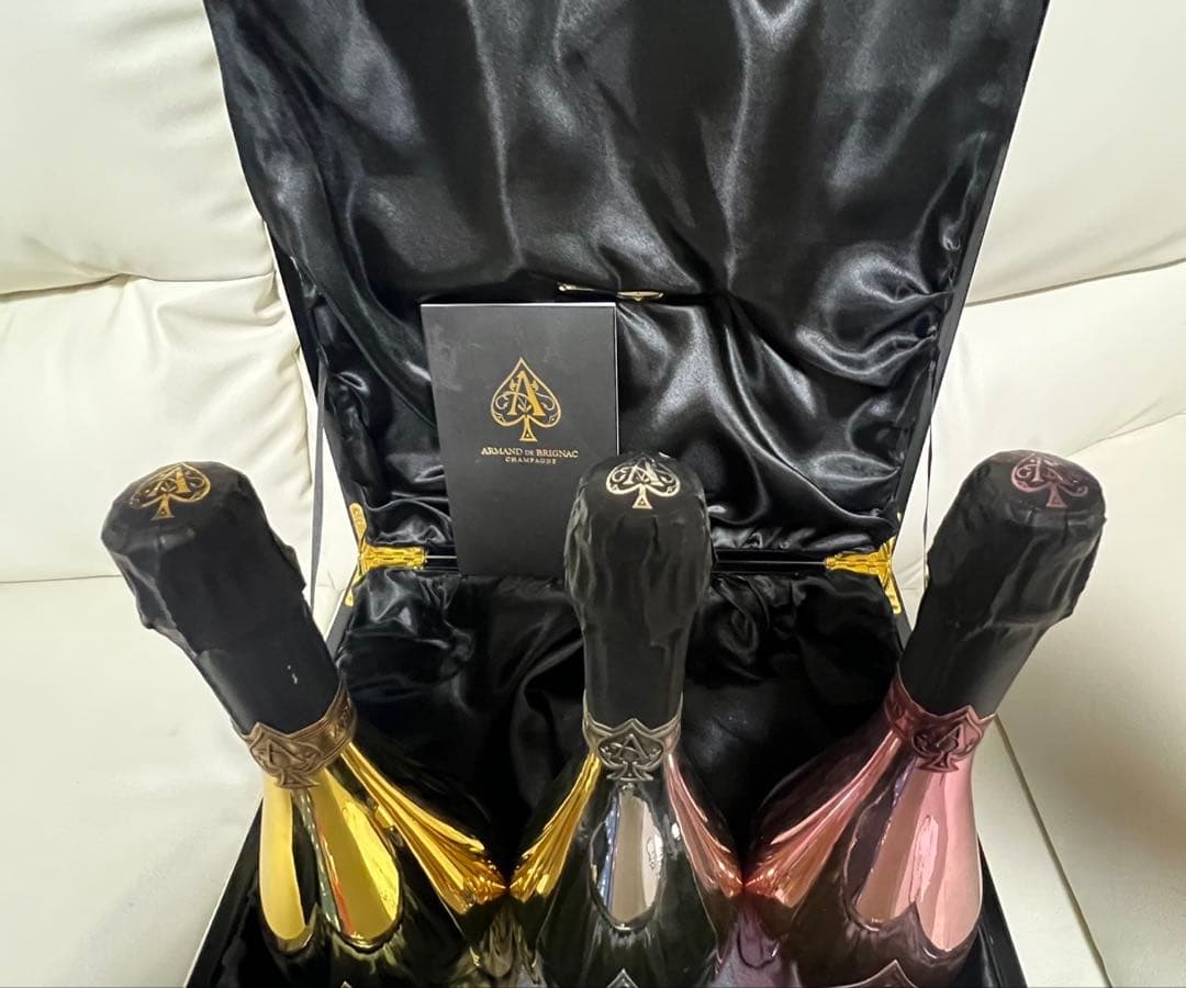 アルマンド トリロジー　ゴールド　ピンク　シルバー　ケース付き！正規品　未開封