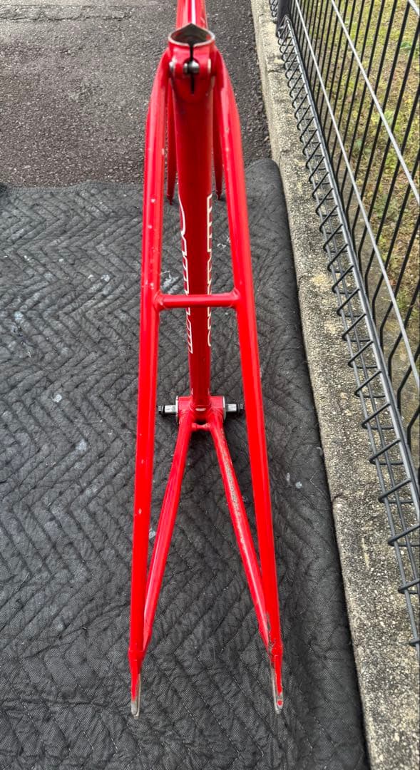 MAKINO ピストフレーム レッド フォーク付き