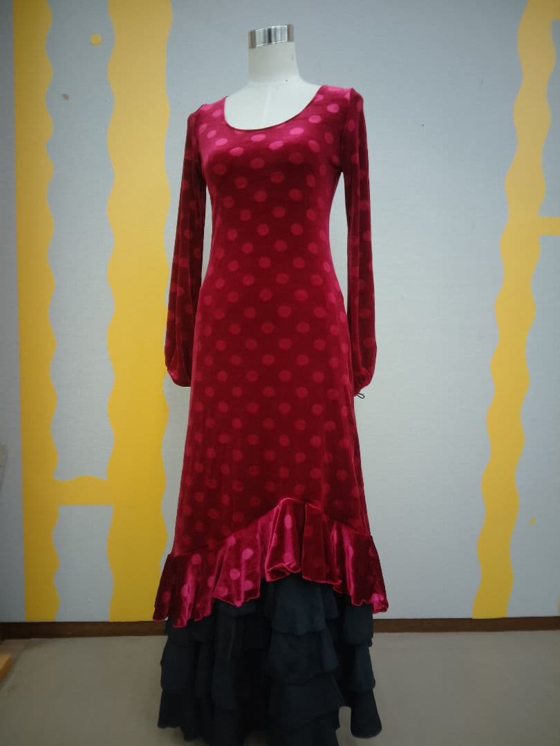 フラメンコ　ワンピース　伸びる生地　赤ベロア水玉　ワンピースのみ販売
