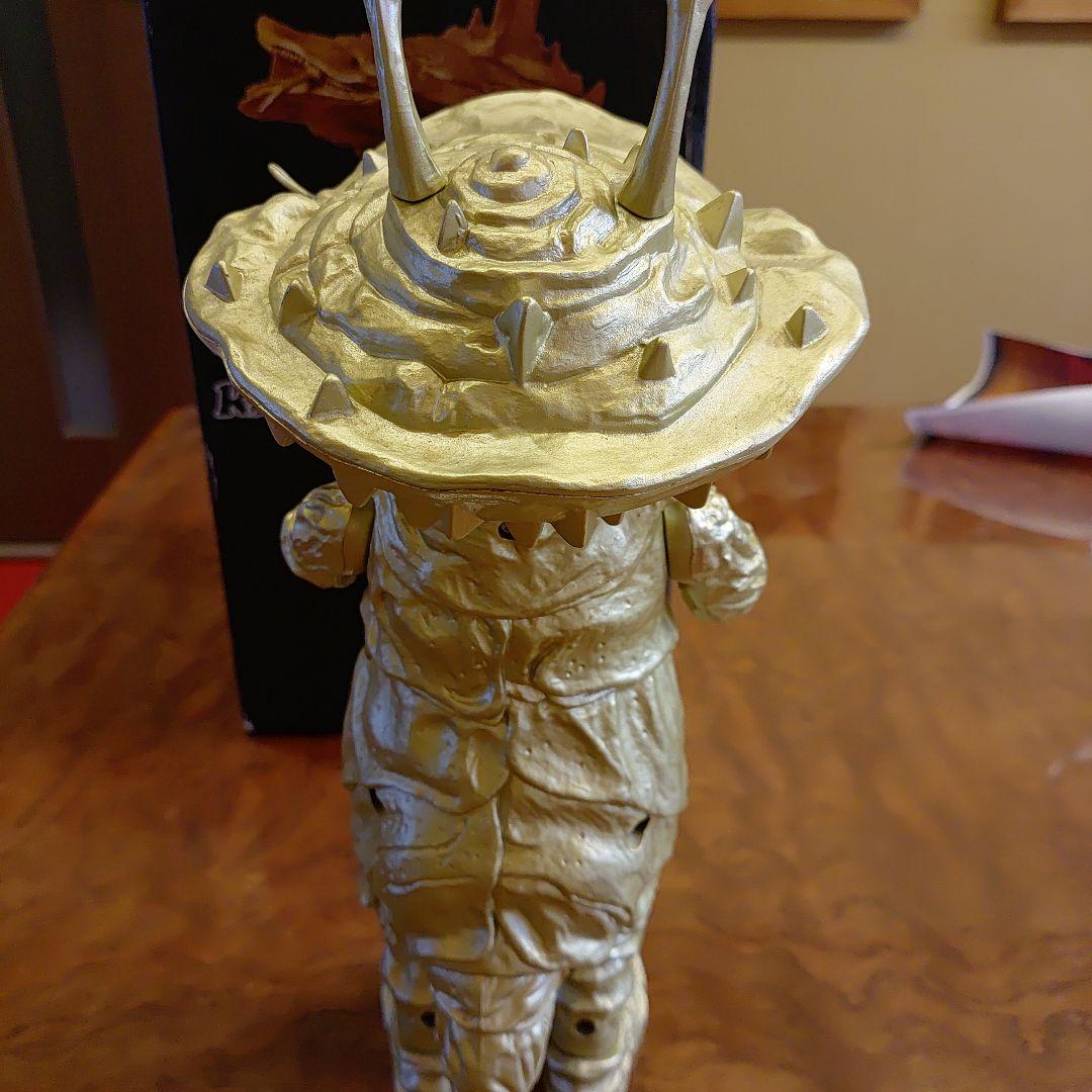 ウルトラマン怪獣フィギュア ゴールド　カネゴン貯金箱　ゴールド