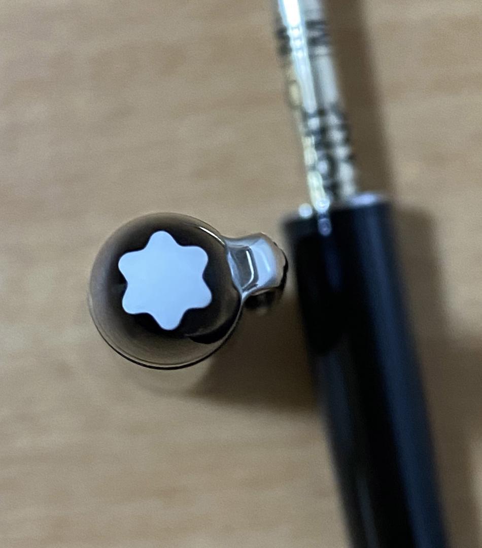美品 モンブラン ミッドサイズ プラチナｘブラック ボールペン 名入れあり