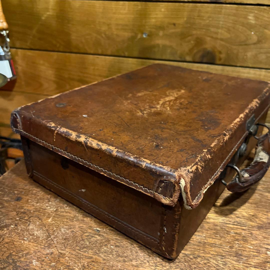 アンティークレザートランク