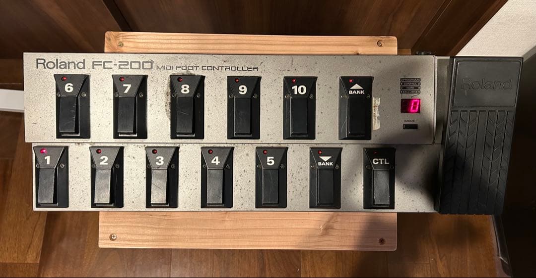 FC-200 ローランドMIDI Foot Controller
