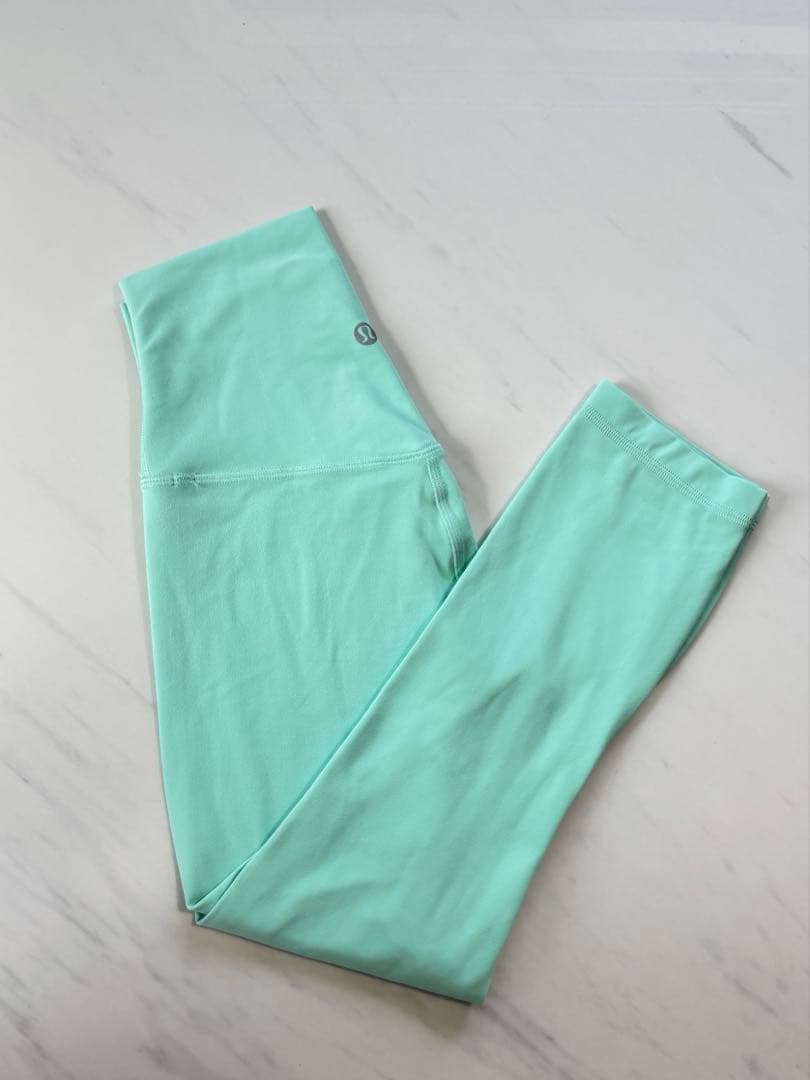 【美品】ルルレモン　align クロップレギンス　XSサイズ