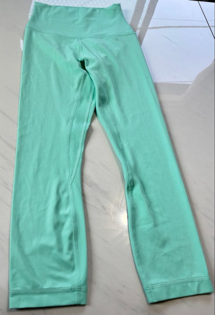 【美品】ルルレモン　align クロップレギンス　XSサイズ