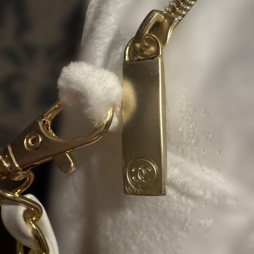 購*読様 CHANEL ホワイト フリースポーチ ノベルティ チェーンショルダー