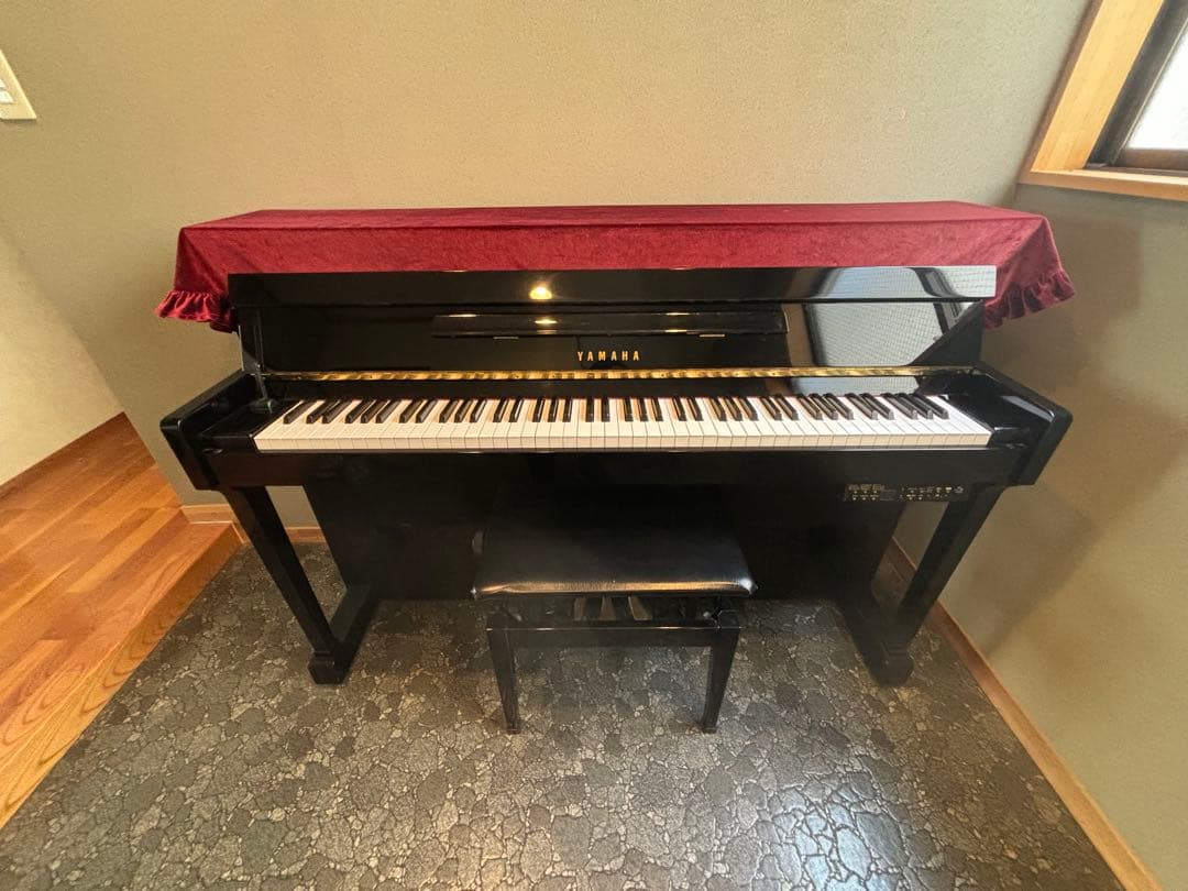 YAMAHA 電子型アップライトピアノ 黒 椅子付き