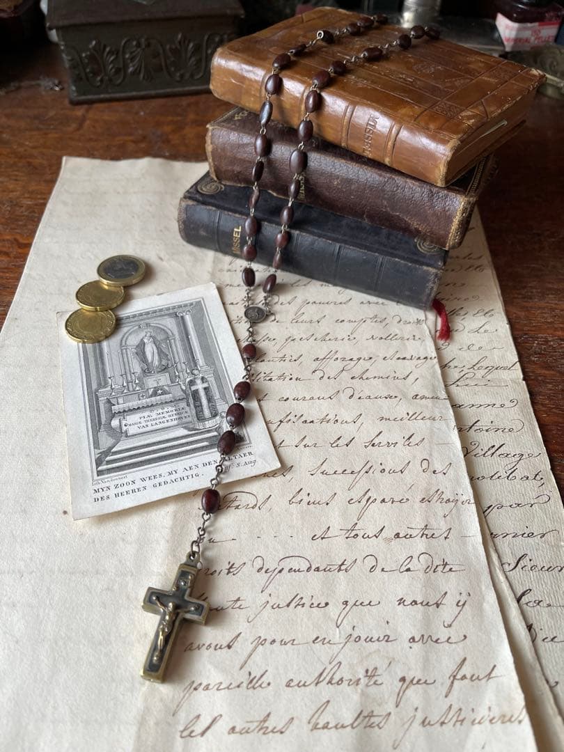 開閉する十字架　イタリアアンティークロザリオ　カタコンベの土　聖テレサ