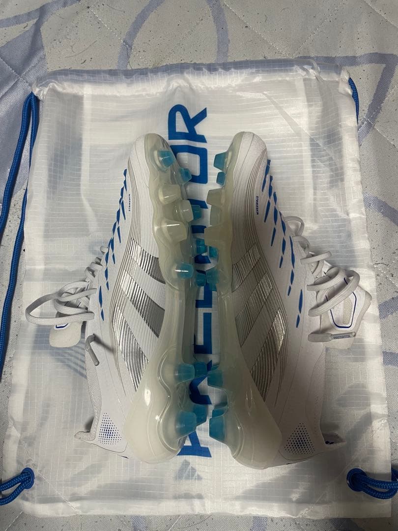 バ*ン様 adidas Predator HG