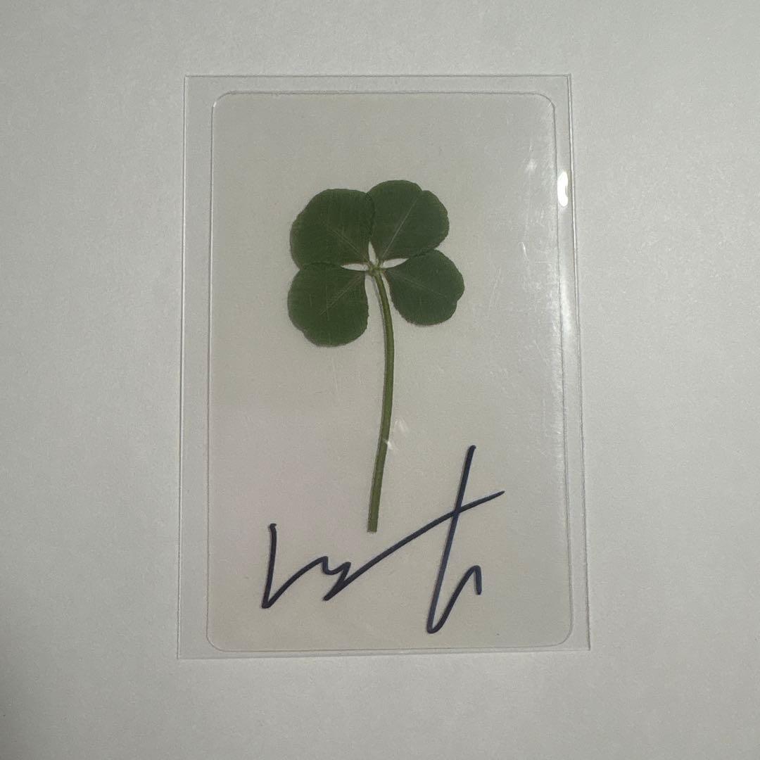 NouerA NEW IS NOW スクラッチ クロバー ファン サイン