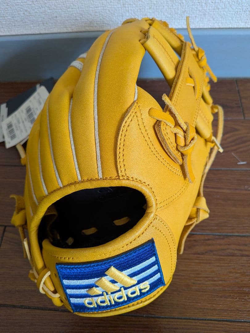 adidas 軟式グローブ イエロー