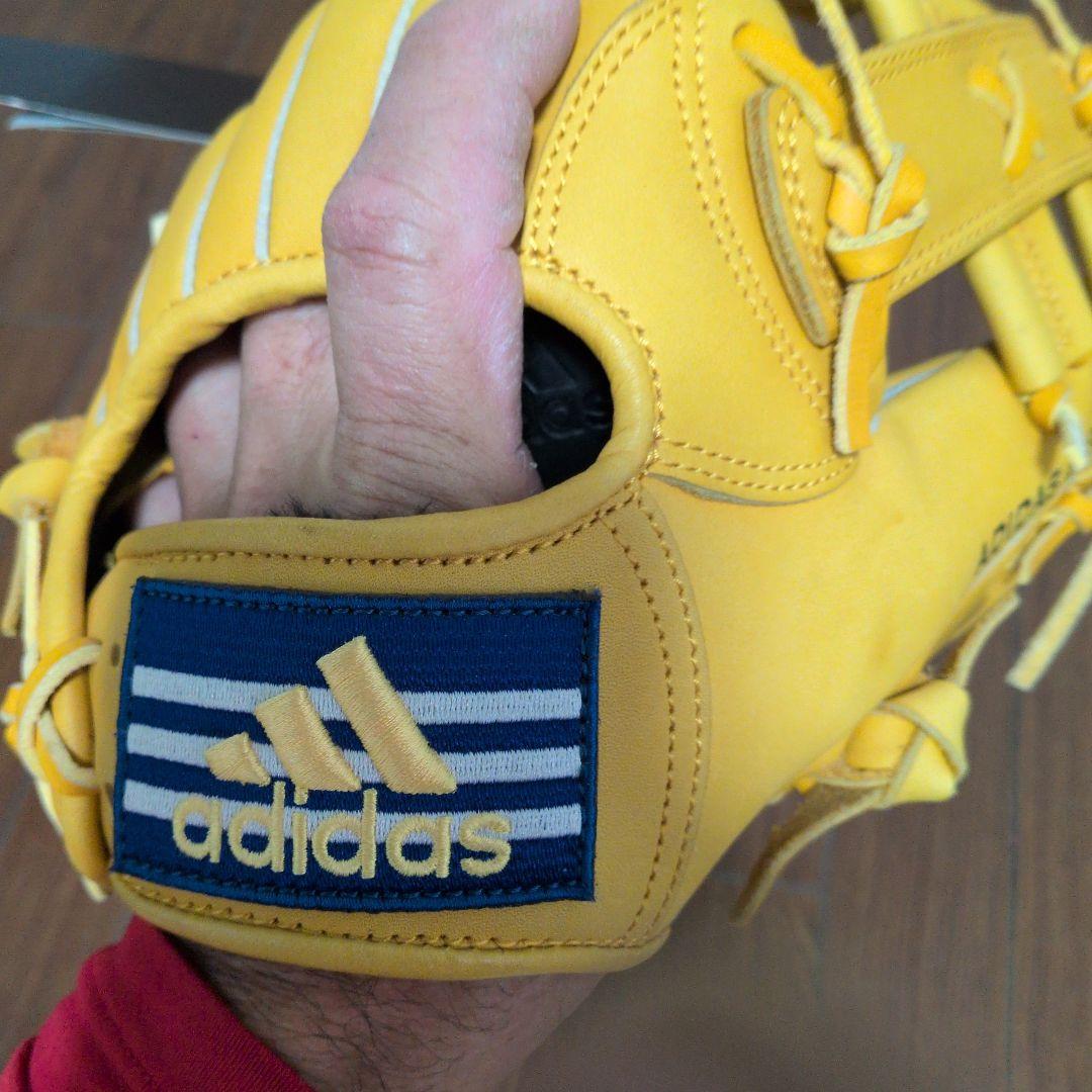 adidas 軟式グローブ イエロー