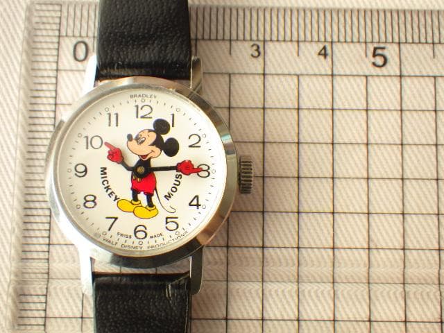 neco ★【1970年代】ミッキーマウス スイス製 手巻き腕時計