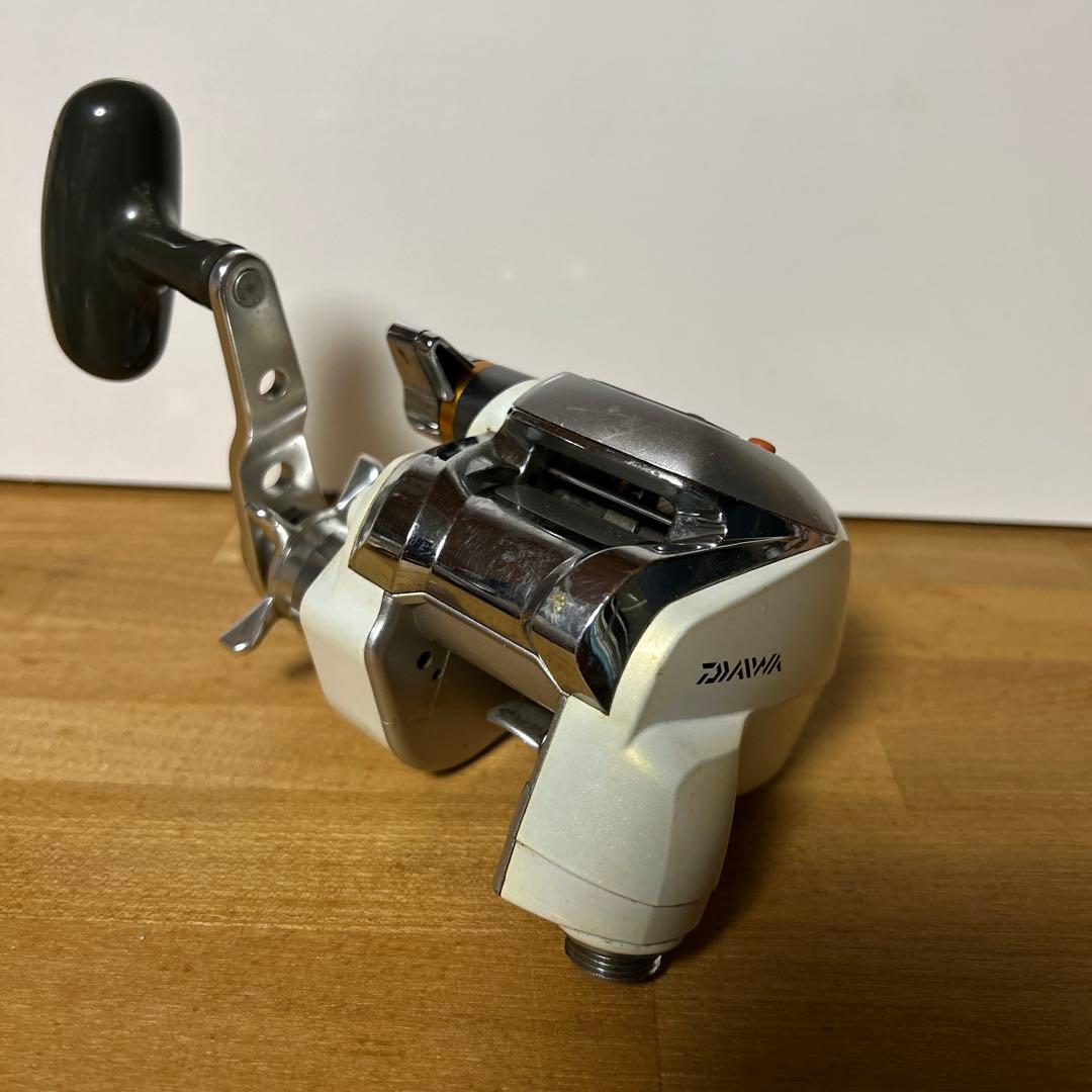 ダイワ 電動リール ホワイト/シルバー