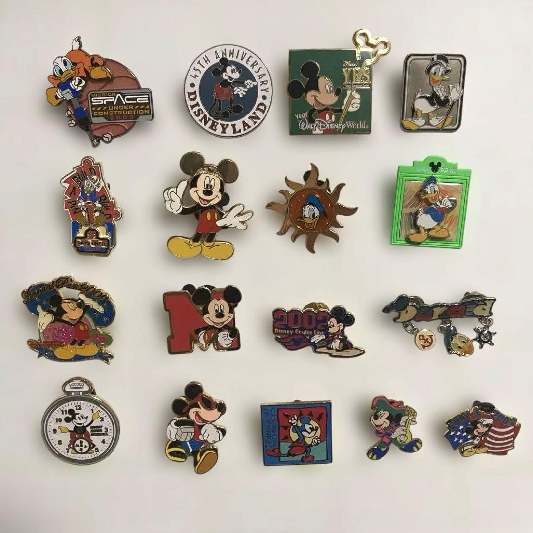 ディズニー　ピンバッジ　17点