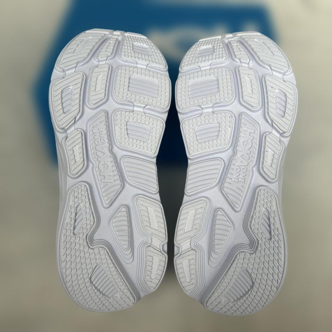 【新品】HOKA ONE ONE Bondi 7 ホワイト 27.5cm