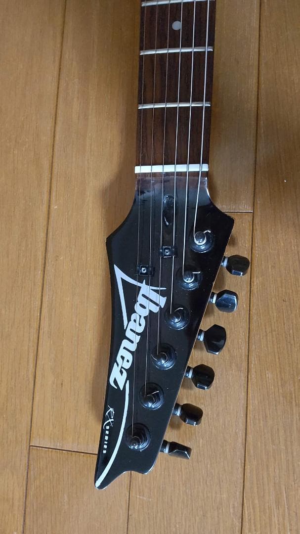 IBANEZアイバニーズ　RX180B　ブラックメイプルトップ　ギター