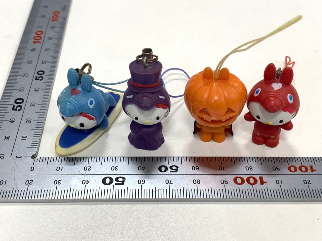 サンリオハローキティ　フィギュア　ストラップ　キーホルダー　4体セット