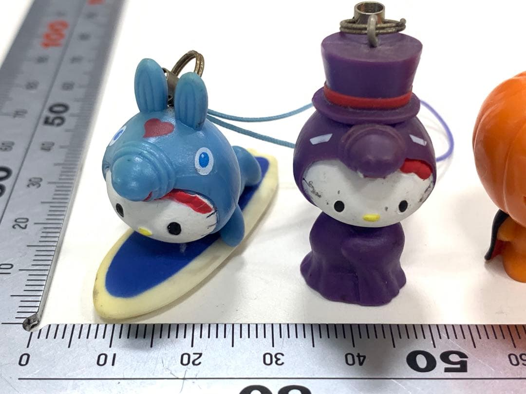 サンリオハローキティ　フィギュア　ストラップ　キーホルダー　4体セット