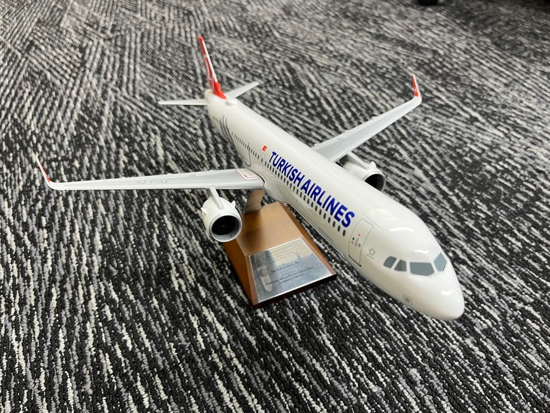 TURKISH AIRLINES 航空機モデル 1/200 スタンド付き