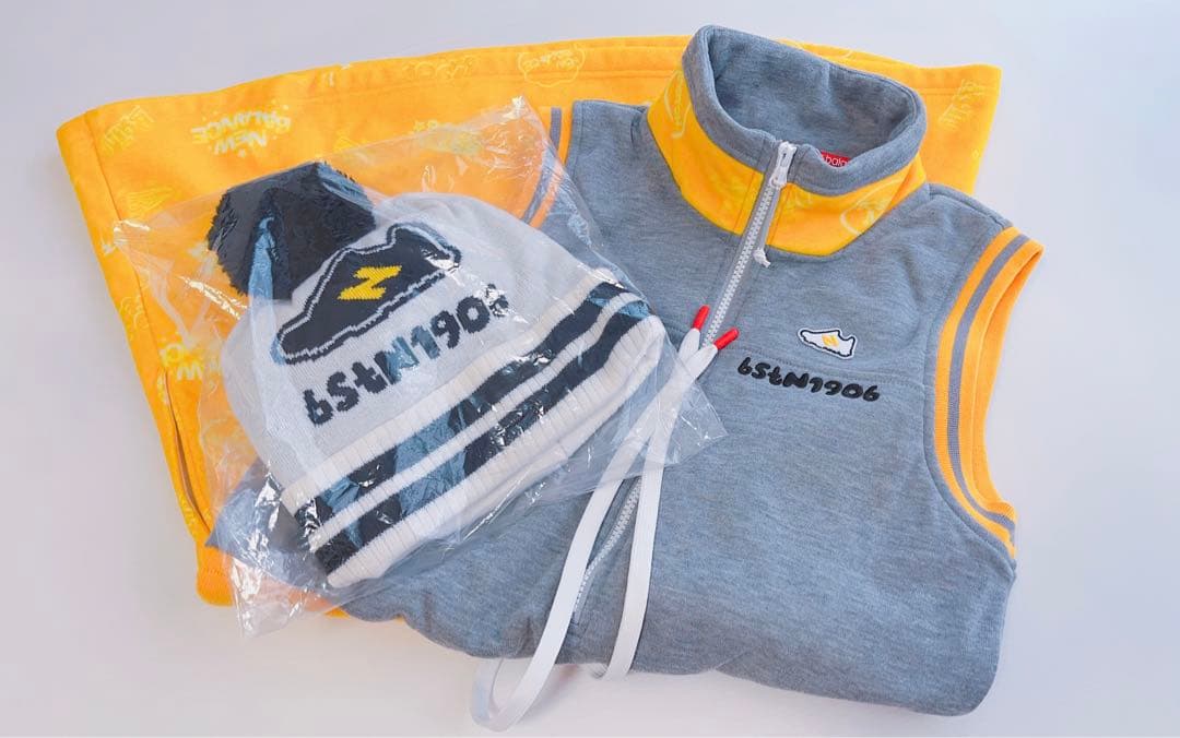 ニューバランスゴルフ　②点　保温防風裏起毛ワンピース　ぽんぽん付きニット帽