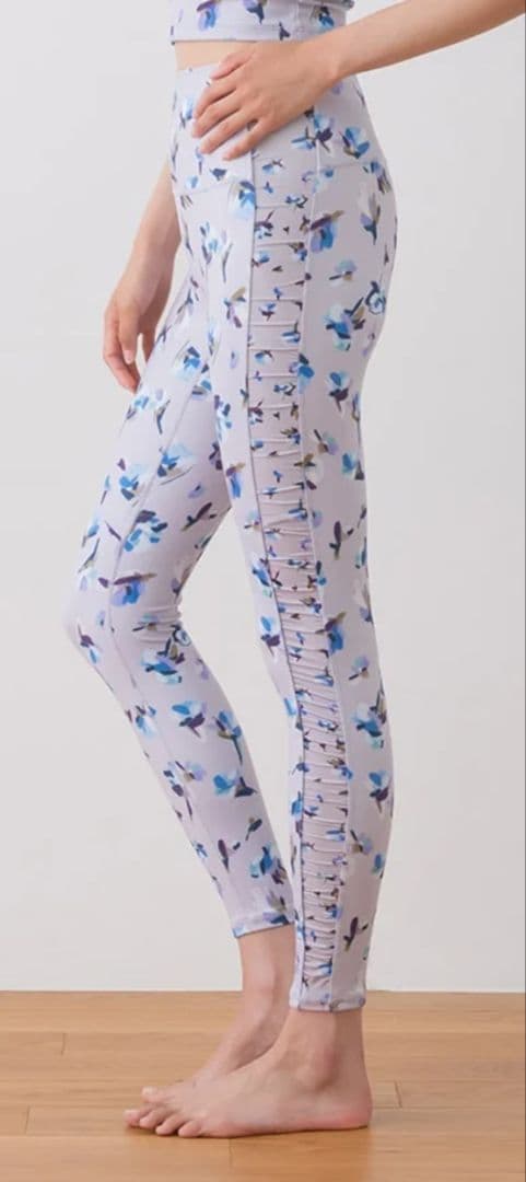 【新品未使用】MサイズSUKALAローズプリントブラトップレギンスセット