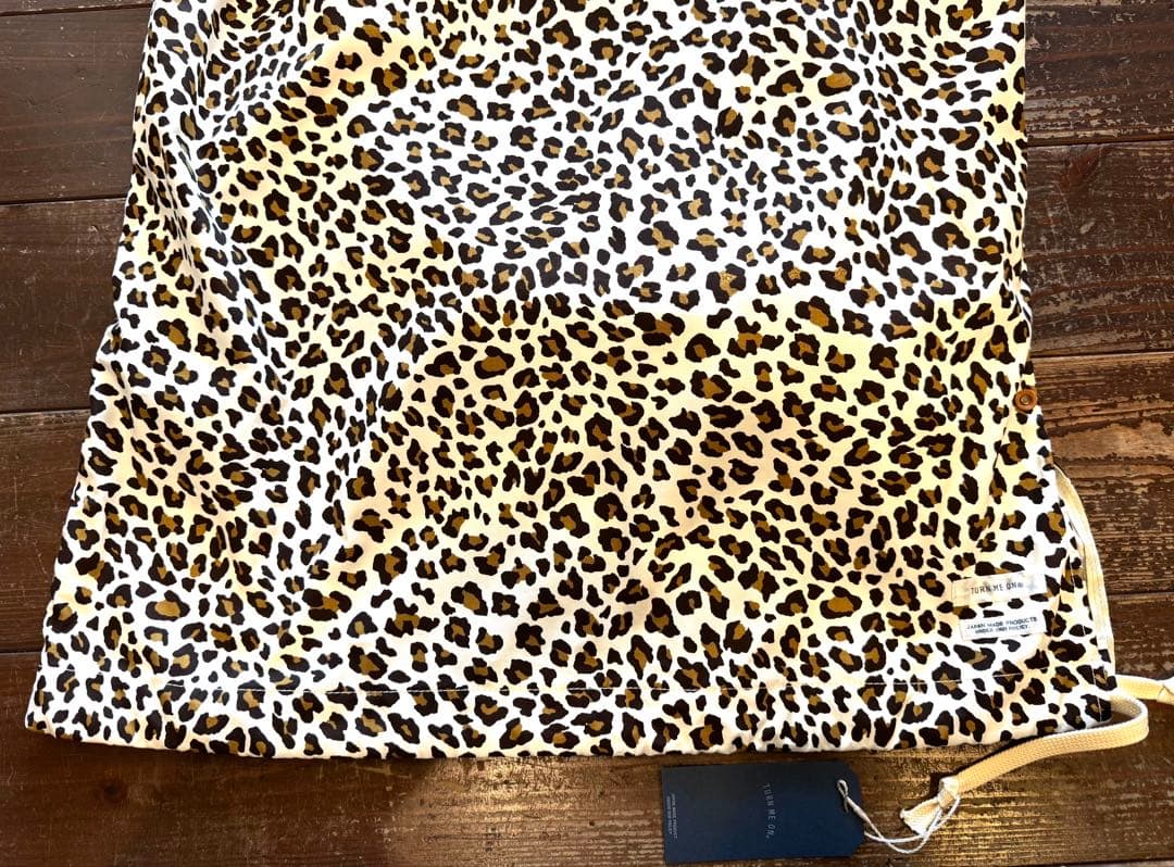新品タグ付TURN ME ONレオパード柄ミッドレングス8'サーフボードケース