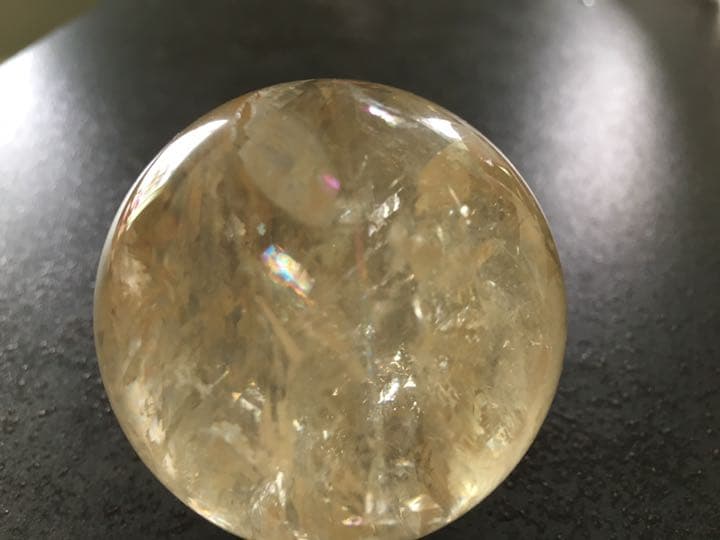 虹入り カルサイト丸玉55mm イエロー