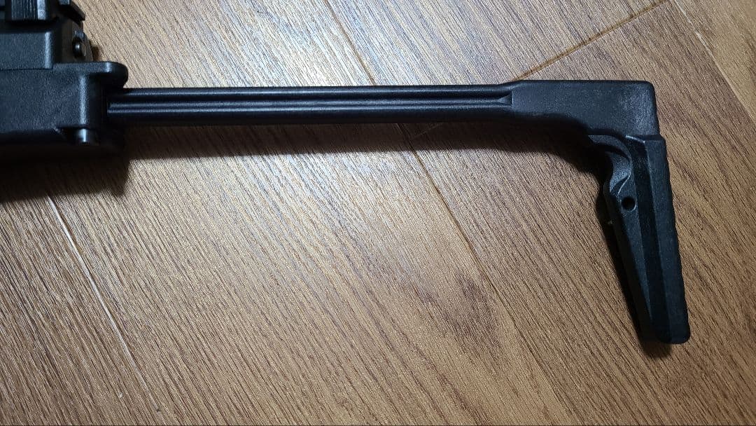 ジャンク KSC MP9 ガスブロバックエアガントイガン18禁 マガジン１本付き