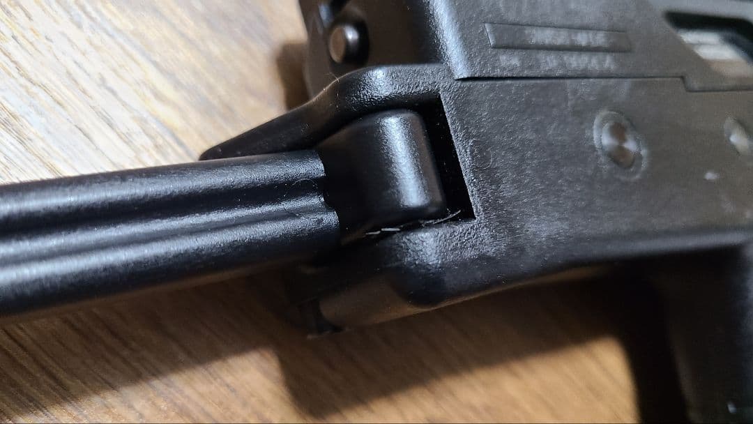 ジャンク KSC MP9 ガスブロバックエアガントイガン18禁 マガジン１本付き