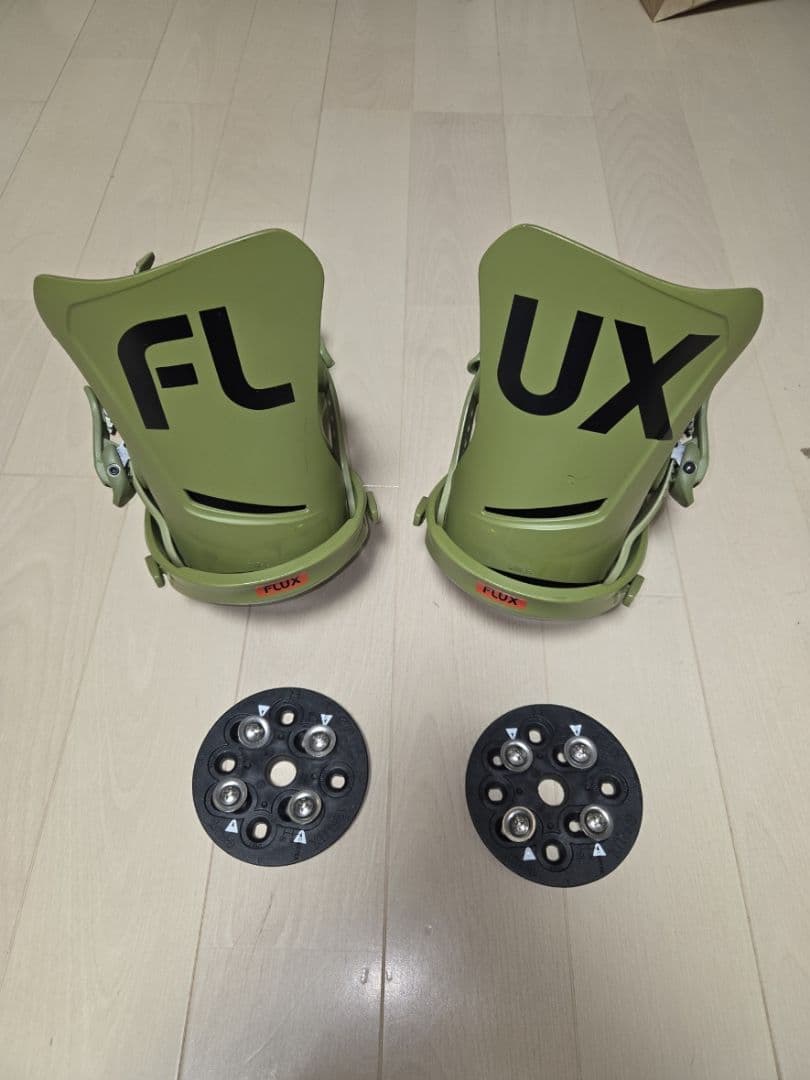 23-24FLUX DS Mサイズ オリーブ