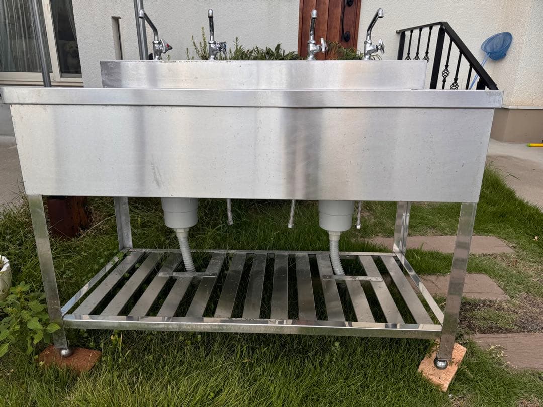 ステンレススチール製  2シンク シンク台 ストレージラック付き　蛇口4個付き