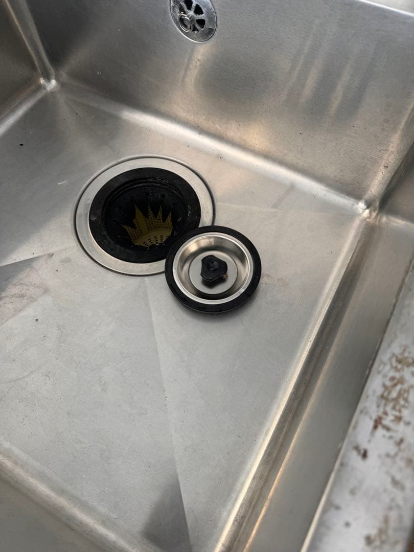 ステンレススチール製  2シンク シンク台 ストレージラック付き　蛇口4個付き