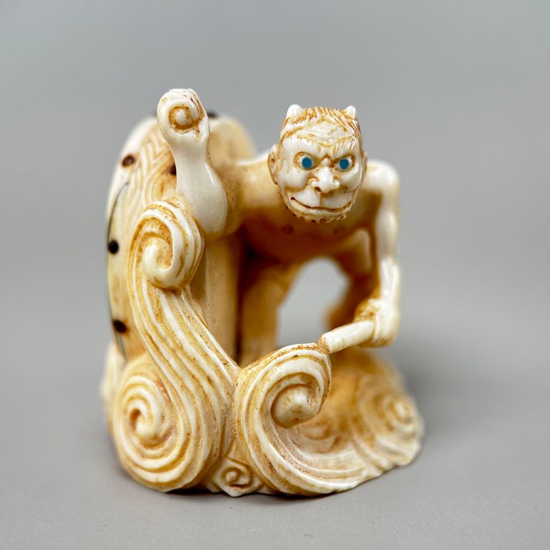 極上　根付　天然素材アンティーク骨董　飾り物　古美術　置物　細密細工　彫刻